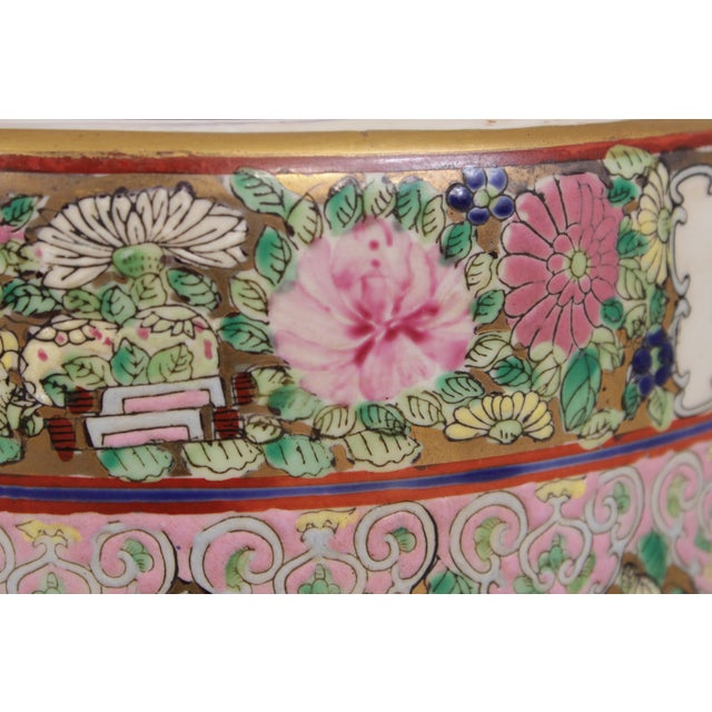 Antique Chinese Familia Rose Umbrella Stand For Sale In Philadelphia - Image 6 of 16