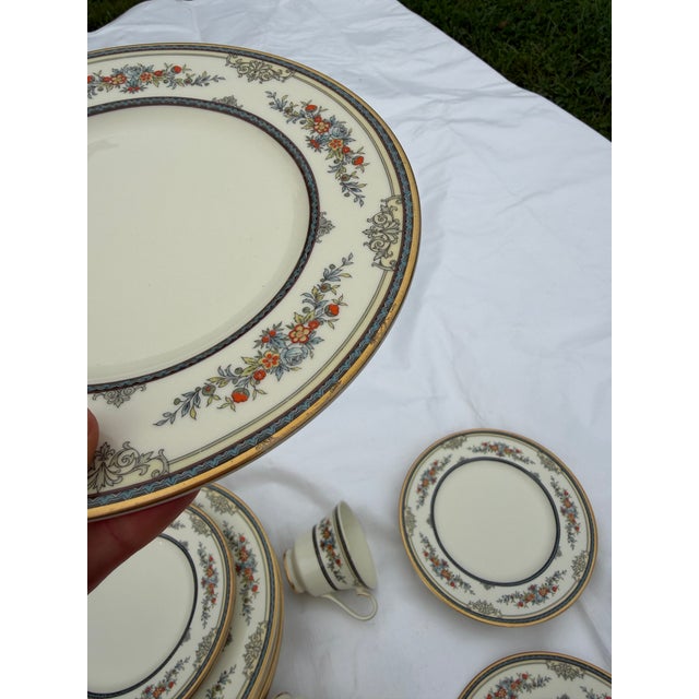 Minton Stanwood Fine Bone China Dinnerware - A Set For Sale - Image 6 of 8