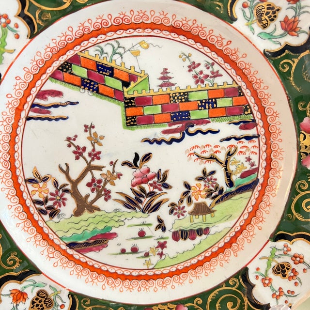 Chinoiserie Antique Mason's Ironstone Green "The Great Wall of China" 9" Plate, Circa 1815 For Sale - Image 3 of 10