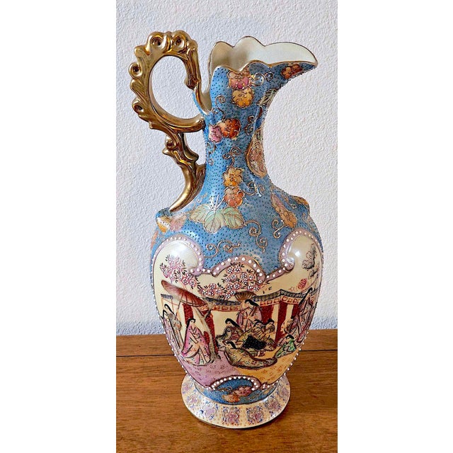 Chinoiserie Vintage Satsuma Vase Pitcher With Gold Handle – 20th Century Chinoiserie, Hand-Painted For Sale - Image 3 of 17