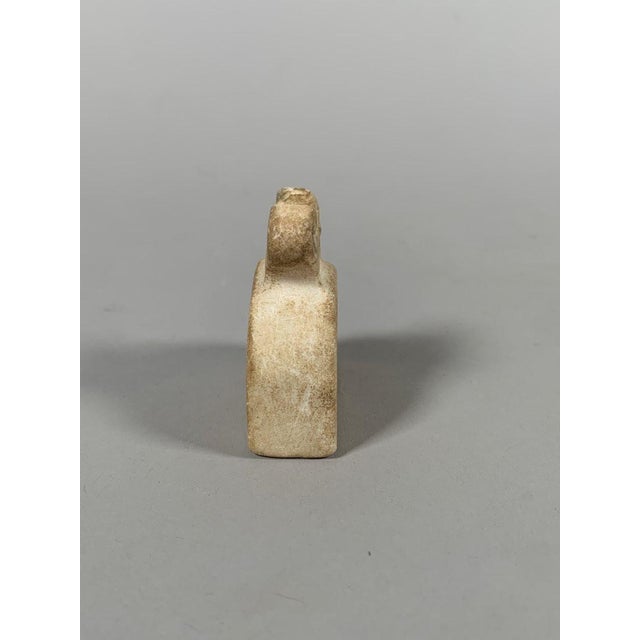 Alabaster Bell-shaped idol with eyes, Tell Brak Archaeology, 4th millennium BC For Sale - Image 8 of 9