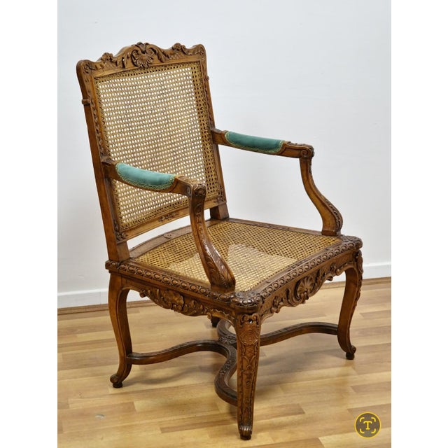 Louis XV Cannés Armchairs in Carved Wood with Cufflinks, France, 1740s, Set of 2 For Sale - Image 4 of 18