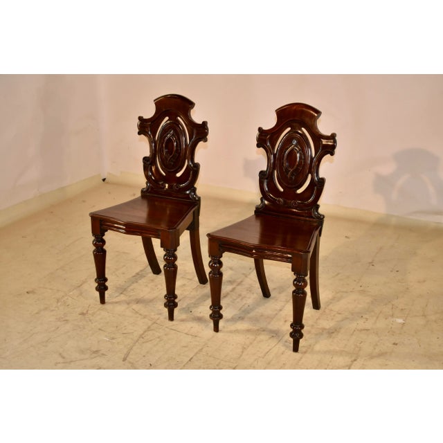 19th Century Pair of 19th Century English Mahogany Hall Chairs For Sale - Image 5 of 10