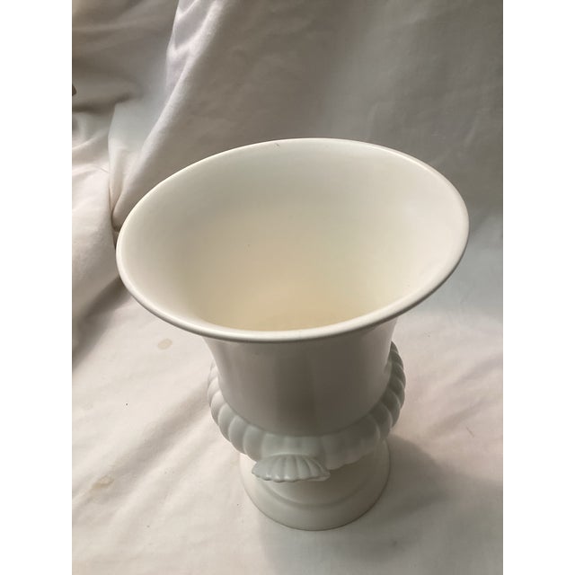 1950s Neoclassical Pedestal Wedgewood Urn/Vase For Sale - Image 4 of 5