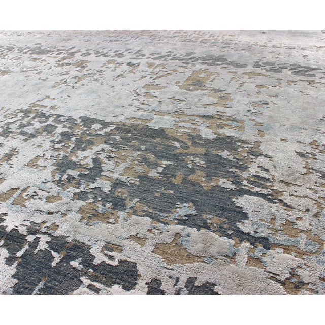 Modern Hand-Knotted Rug in Wool With All-Over Modern Design in Ivory, Brown, Gray and Blue For Sale In Atlanta - Image 6 of 11