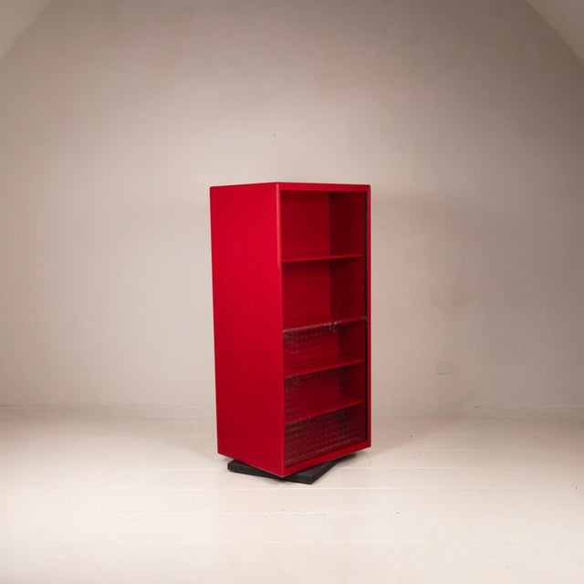 Black Double-Face Rotating Bookcase / Cabinet in Red Lacquer by Cini Boeri for Arflex, 1980 For Sale - Image 8 of 18