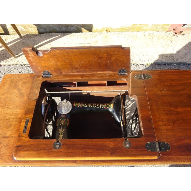 Sewing Machine from Singer, 1927 For Sale - Image 10 of 18