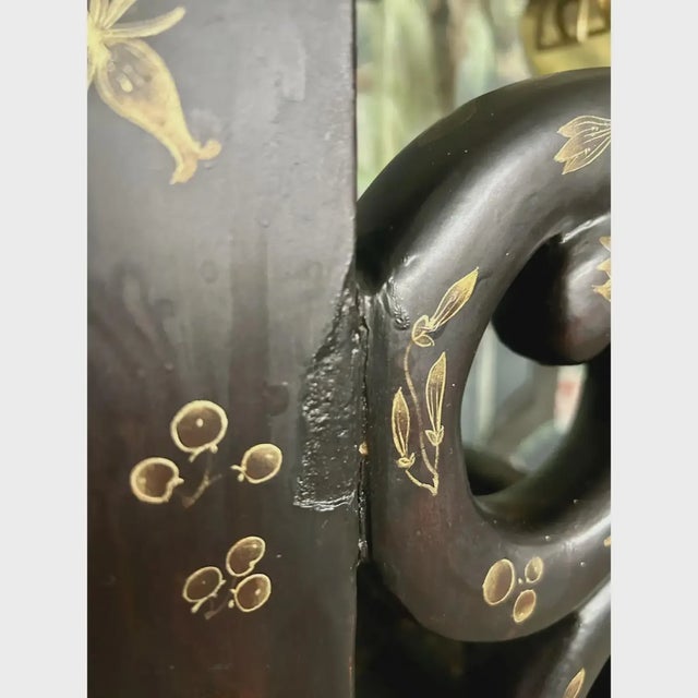 Chinoiserie Antique Chinese Export Gilt & Black Lacquer Throne Chair For Sale - Image 3 of 7