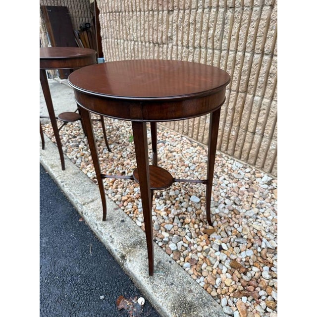 Pair of Edwardian Mahogany Oval Top Lamp or Side Tables. For Sale - Image 4 of 18