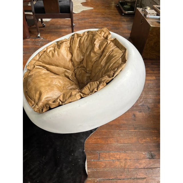 Motivated Seller: 1960s Mid-Century Modern Pod Chair Attributed to Mario Sabot For Sale - Image 9 of 12