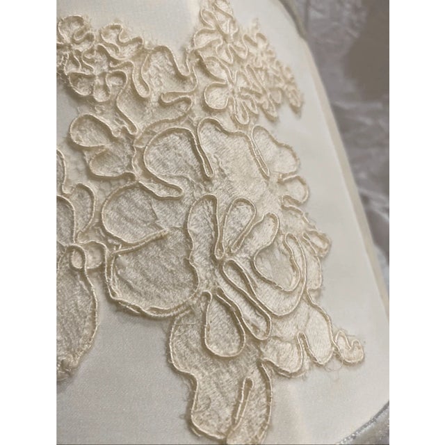 Good condition This beautiful small lampshade is perfect for adding a soft, aesthetic to chandeliers, wall sconces, or...