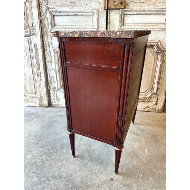 1970s Vintage Louis XVI Commode in Mahogany and Marble, France, 1970 For Sale - Image 5 of 7