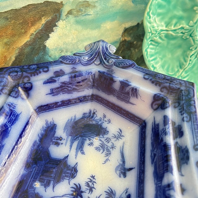 Antique Flow Blue Hexagon Rimmed Pedestal Bowl For Sale - Image 9 of 18