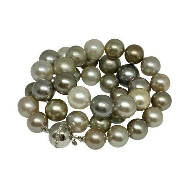 Traditional Diamond South Sea Pearl Necklace 14k Gold Certified For Sale - Image 3 of 10