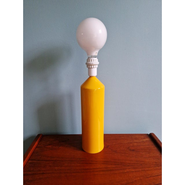 Yellow Large Vintage Table Lamp in Yellow Lacquered Metal, 1980s For Sale - Image 8 of 11