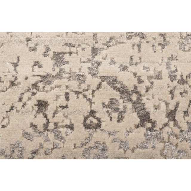 Contemporary Contemporary High-Low Geometric Beige & Gray Wool Rug by Rug & Kilim, India For Sale - Image 3 of 6