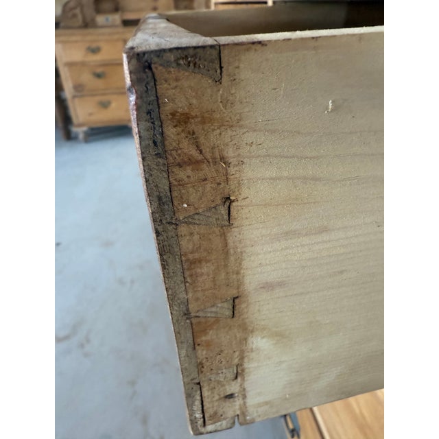 Two Over Three Drawers - Antique Pine Chest of Drawers From England For Sale - Image 15 of 18