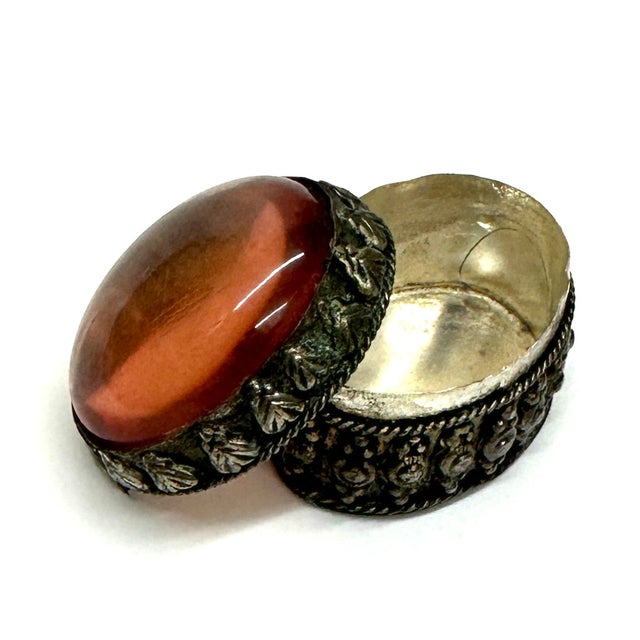 Silver Exquisite Elliptical Hand-Crafted Silver & Carnelian Trinket Box, Circa Early 1900s For Sale - Image 8 of 11