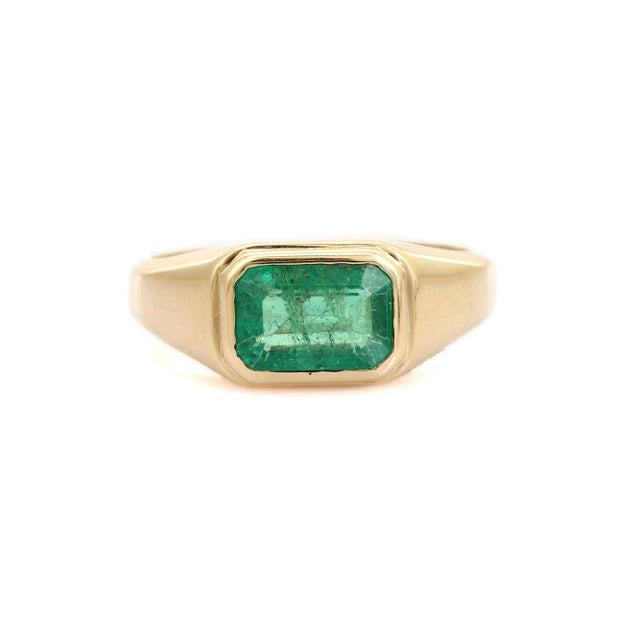 Contemporary Zambian Emerald 14k Gold East West Signet Ring Size 6 For Sale - Image 3 of 11