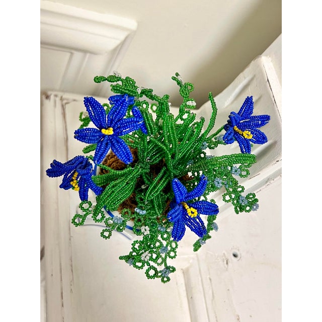 Vintage Bonwit Teller Italian Porcelain Urn With French Glass Beaded Trillium Floral Arrangement For Sale - Image 4 of 7