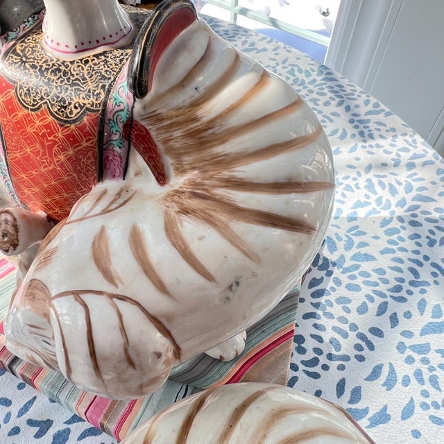 Ceramic Pair of Mottahedeh Winterthur elephant candle holders // mirrored set of reproduction Chinese Export porcelain elephants // Chinoiserie For Sale - Image 7 of 10