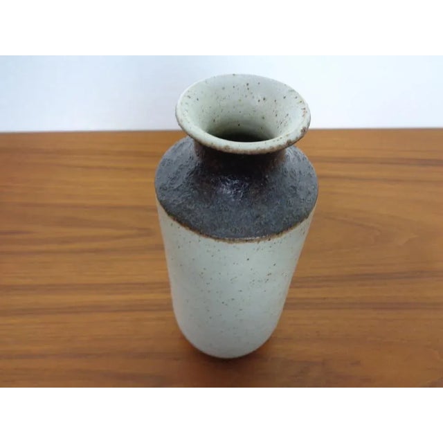 1970s Minimalist Stoneware Vase by Bruno Gambone, Italy, 1970s For Sale - Image 5 of 12