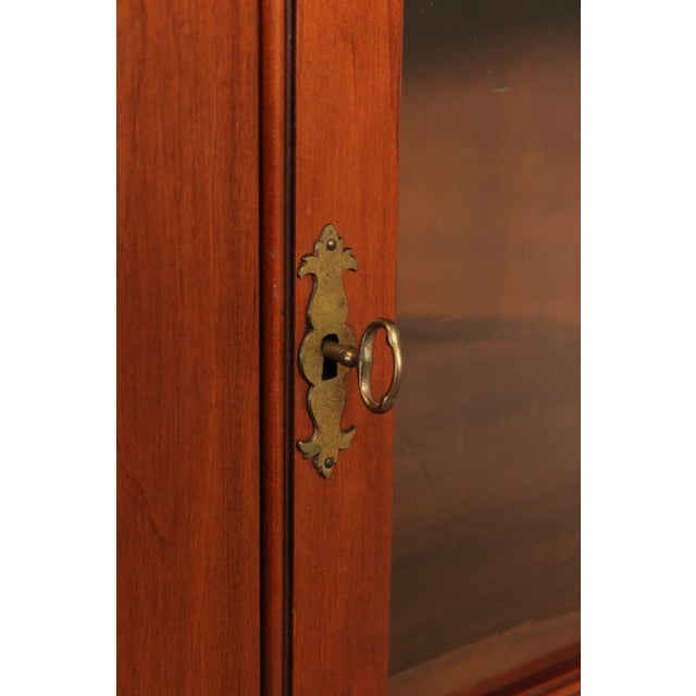 Chippendale 1980s Henkel Harris Georgian Style Cherry Corner Cabinet For Sale - Image 3 of 13