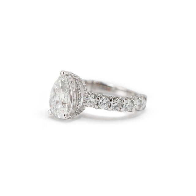 Modern 10k White Gold Igi 4.26ctw Pear Shape Lab Grown Diamond Halo Pave Engagement Ring, Size 7.25 For Sale - Image 3 of 8