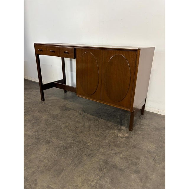Mahogany Desk by Jacques Auville, in Very Good conditions.