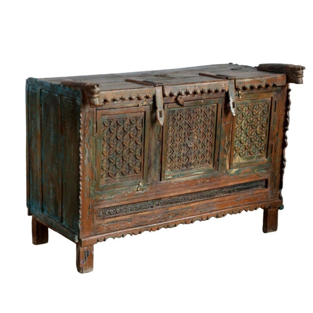 Antique Indian Damchiya Chest – Hand-Carved Bridal Trunk Sideboard Console 52 For Sale In Orlando - Image 6 of 8