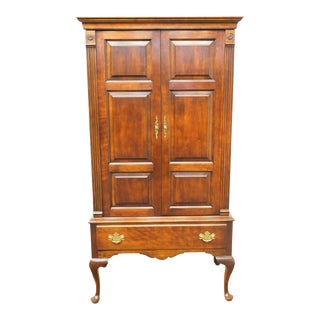 Late 20th Century Statton Trutype Americana Solid Cherry 38" Queen Anne Traditional Door Chest / Armoire - Oldtowne Finish For Sale