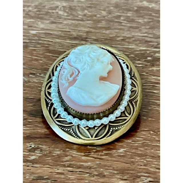 Mid 20th Century Vintage Gold Tone Cameo Pendant Brooch With Faux Pearl Border For Sale - Image 5 of 12