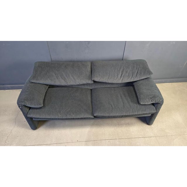 Vintage maralunga sofa designed by Vico Magistretti for Cassina in 1973. This iconic design sofa is upholstered in its...
