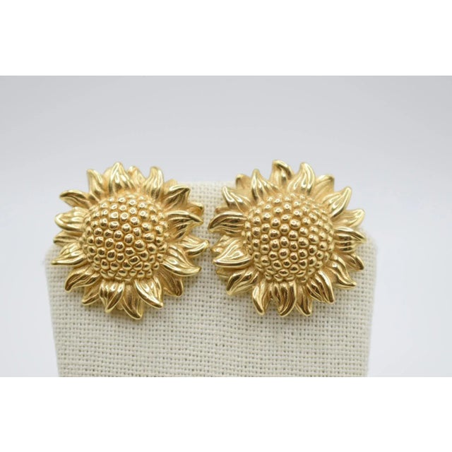 Late 20th Century 14k Gold Sunflower Earrings, A Pair For Sale - Image 5 of 13