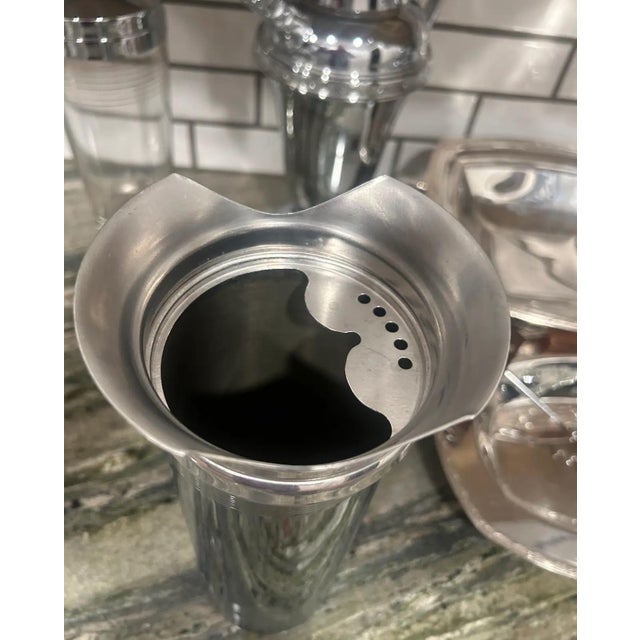 Metal Vintage Cocktail Shaker Circa 1930’s - Manning & Bowman Company For Sale - Image 7 of 9