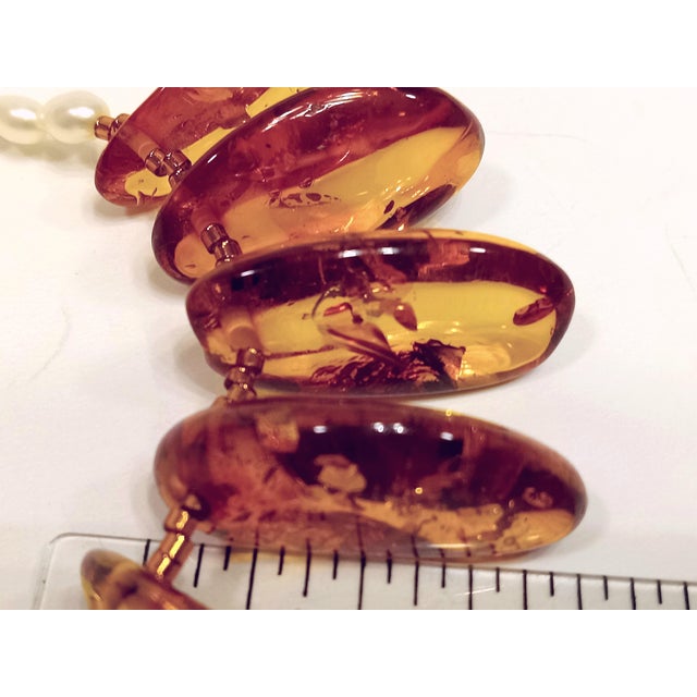 Modern Contemporary Baltic Amber and Cultured Freshwater Pearl Necklace With 14k Gold Clasp For Sale - Image 3 of 10