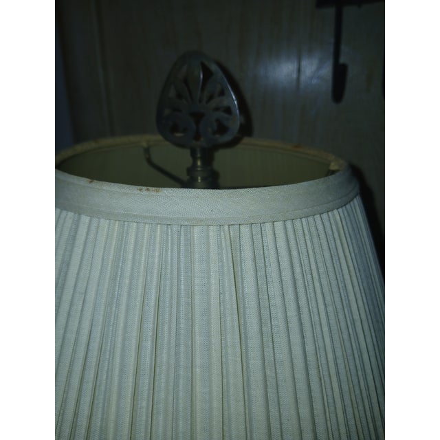 1970s Hollywood Regency Brass and Pink Glass Ginger Jar Table Lamp With Handpainted Calla Lily For Sale - Image 10 of 12