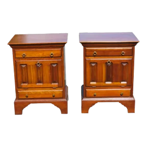 20th Century David Cabinet Cherry 2-Drawer à Abattant Bedside Cabinets / Nightands, a Pair