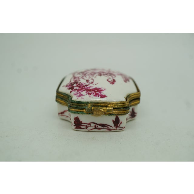 White Antique Victorian Porcelain Brass Mount Courting Couple Pill Box 2" For Sale - Image 8 of 13