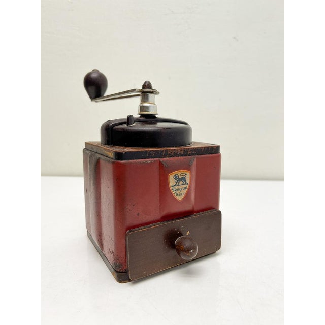 Antique Peugeot coffee grinder - French craftsmanship. Discover the charm of traditional coffee making with this authentic...
