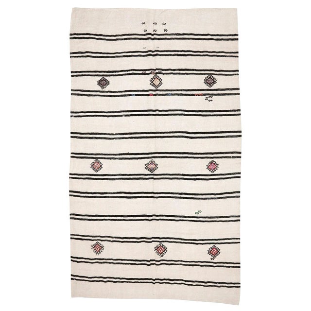 Textile Mid 20th Century Mid 20th Century White & Black Vintage Hemp Kilim For Sale - Image 7 of 7