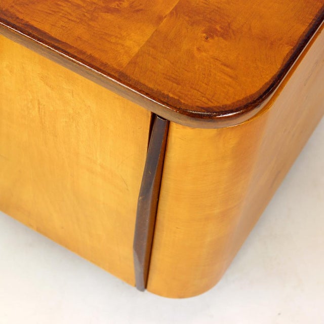 Art Deco Bedside Tables in Walnut Veneer, Former Czechoslovakia, 1940s, Set of 2 For Sale - Image 14 of 15