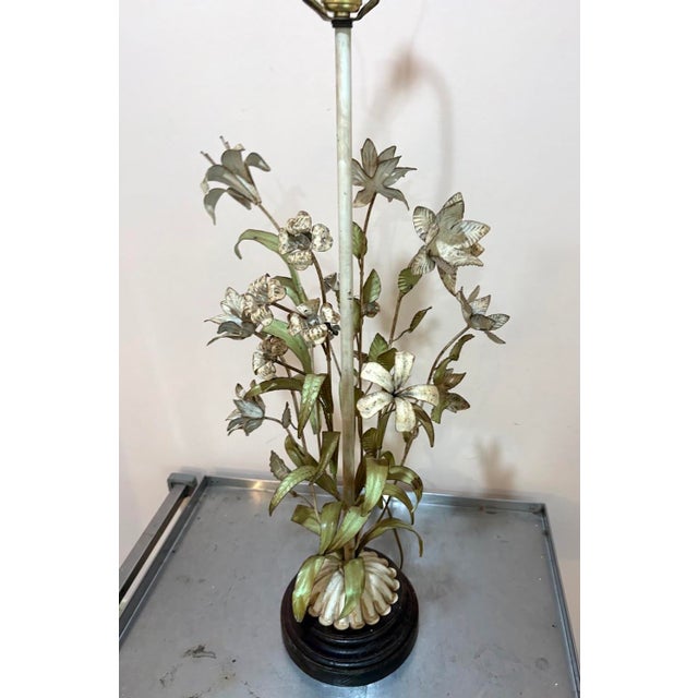 Mid-Century Modern 1960s Italian Metal Tole Flower Bouquet Table Lamp For Sale - Image 3 of 7