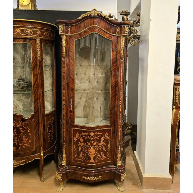 French Grand French Louis XV Vitrine Cabinet – Ornate Solid Wood Display Case With Gilded Details For Sale - Image 3 of 3