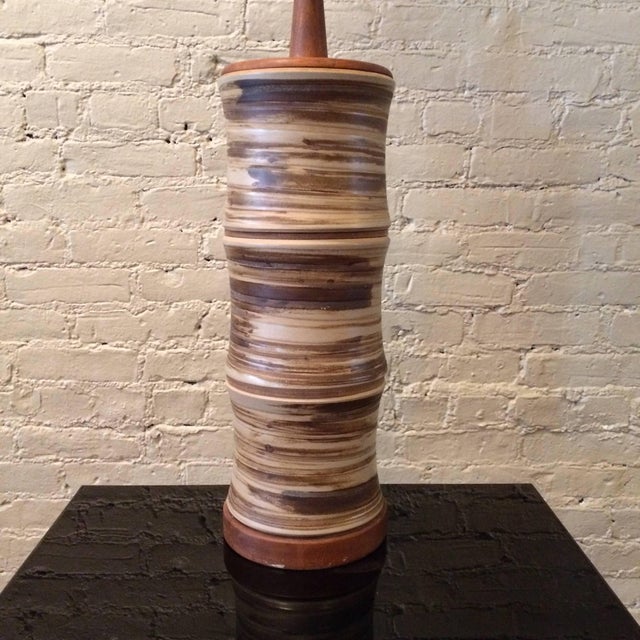 Mid-Century Modern Mid 20th Century Large Gordon Martz Marshall Studios Midcentury Art Pottery Table Lamp For Sale - Image 3 of 7