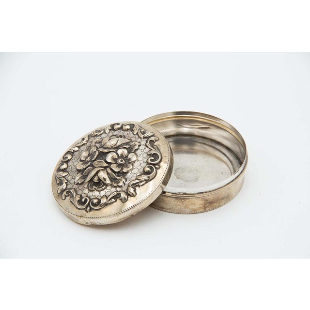 Cylindrical Silver Box, in Good conditions. Designed 1920 to 1949