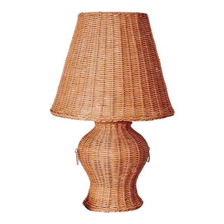 Rattan Retro Hand-Woven Table Lamp For Sale