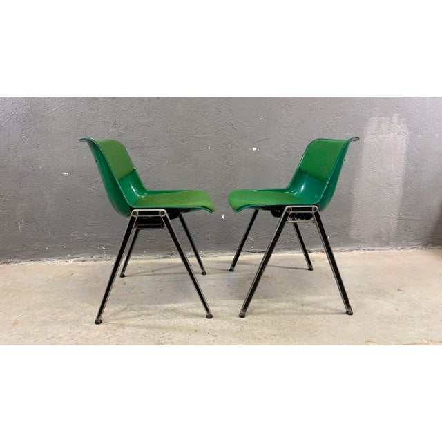 Mid-Century Modern Green Plastic Conference Chairs in Chrome Frame, Italy, 1985, Set of 2 For Sale - Image 9 of 11