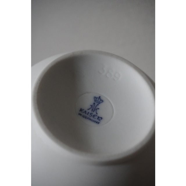 White Floral Vases in Biscuit Porcelain from AK Kaiser, 1960s, Set of 3 For Sale - Image 8 of 11