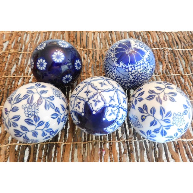 Blue and White AsianInspired Porcelain/Ceramic Vintage Carpet Balls